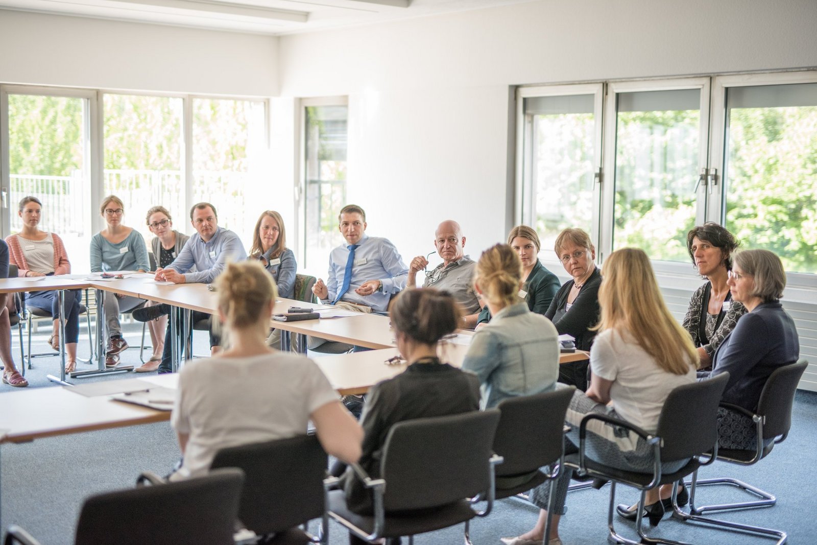 Blick in die Frühkonferenz mit Ärzten und Psychologen